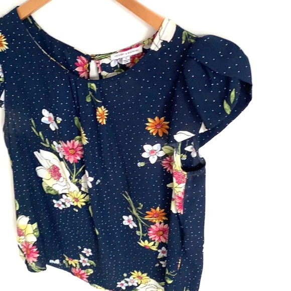 Crescent & Willough Floral flutter cap sleeve blouse, Size L - Picture 7 of 8